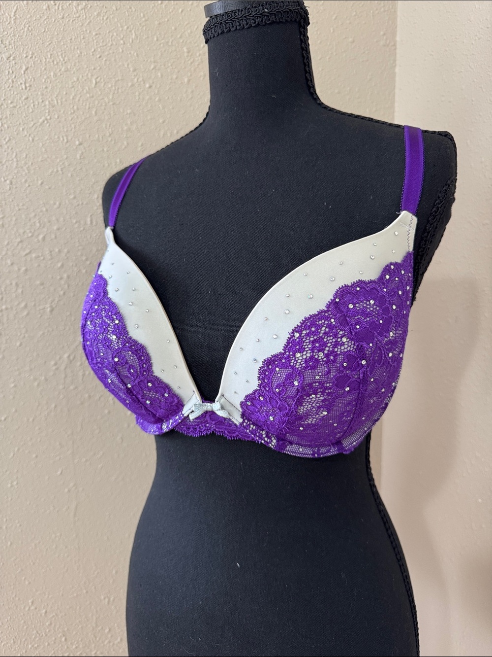 Victoria's Secret Purple and White Lace Push-Up Bra